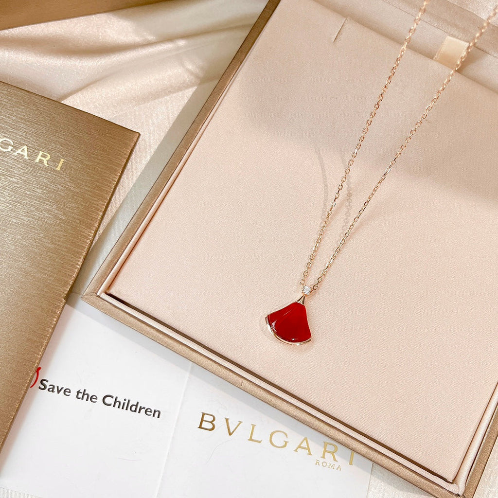Bvlgari BVLGARI Dream Carnelian 18K Gold Necklace